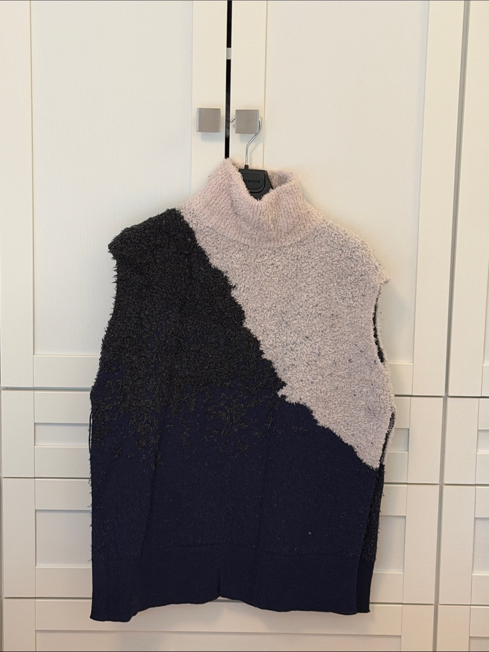 Lululemon Chunky Colorblock Turtleneck Sweater Vest - Black & Light Gray